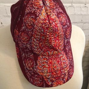 Women’s BillaBong Trucker Hat -EUC